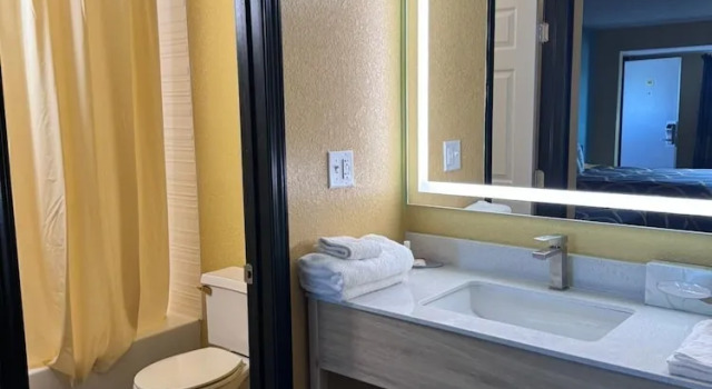 Номер Standard Super 8 by Wyndham Vandalia/Dayton International Airport