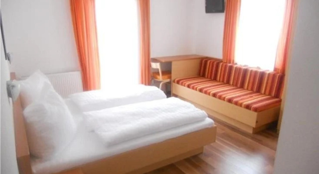 Haus Annemarie, Rezerwuj Hotel Hotele w Salzburg z parkingiem, Parking