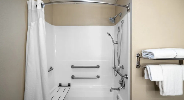 Двухместный люкс Holiday Inn Express Hotel & Suites Ashland by IHG