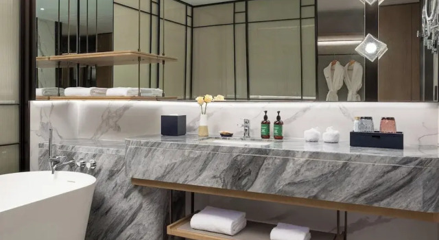 Двухместный номер Premium с видом на реку Crowne Plaza Huaihua by IHG