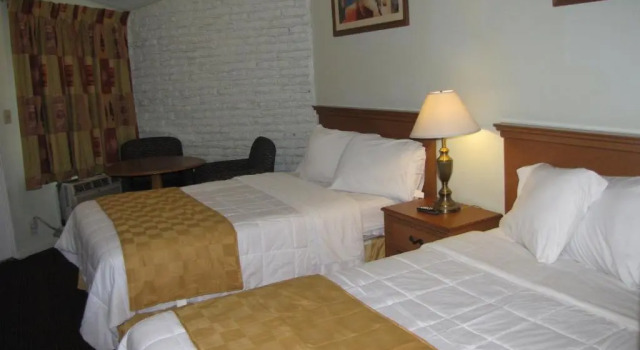Четырёхместный номер Standard A-1 Budget Motel