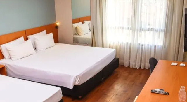 Трёхместный номер Superior Hotel Golden Park Uberlandia By Nacional Inn