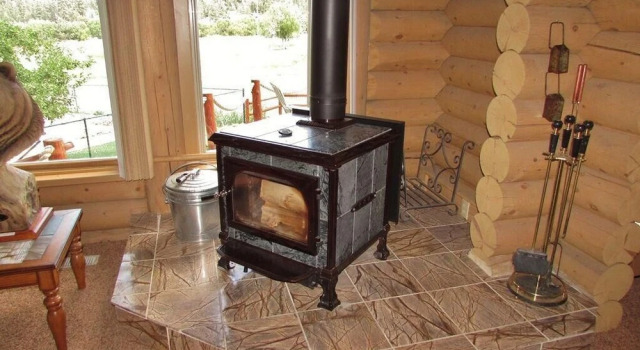 080 - Moonshadows Log Cabin
