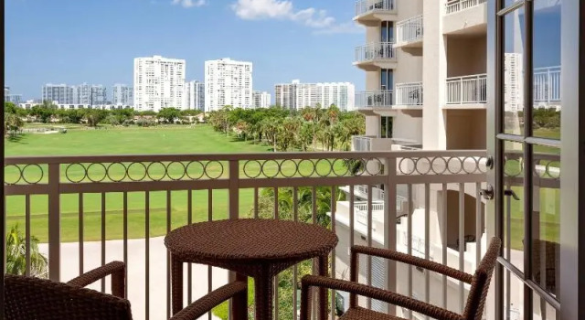 Двухместный полулюкс JW Marriott Miami Turnberry Resort & Spa