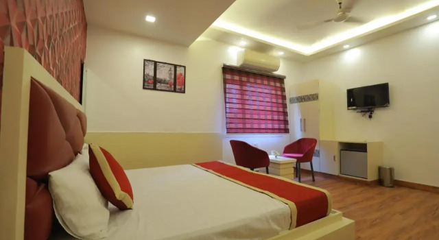 Hotel Sahibs Red Carpet