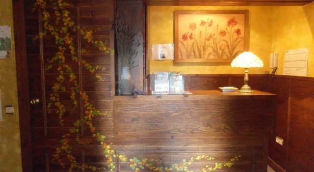 Hostal Casa Juan, Book Hotel Hotels in Aragon with Parking, Parking