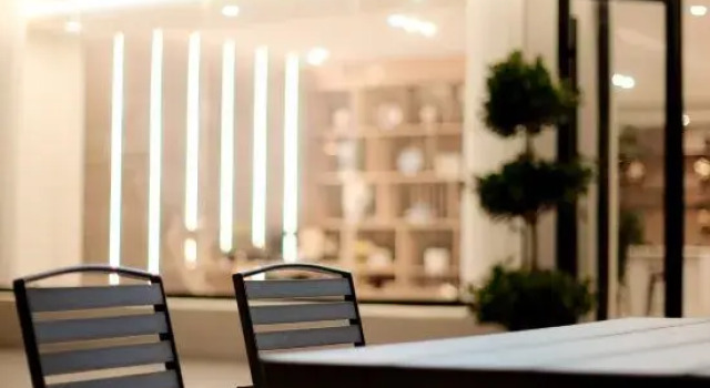 jiuhaominsu, Book Hotel Qiannan Kina