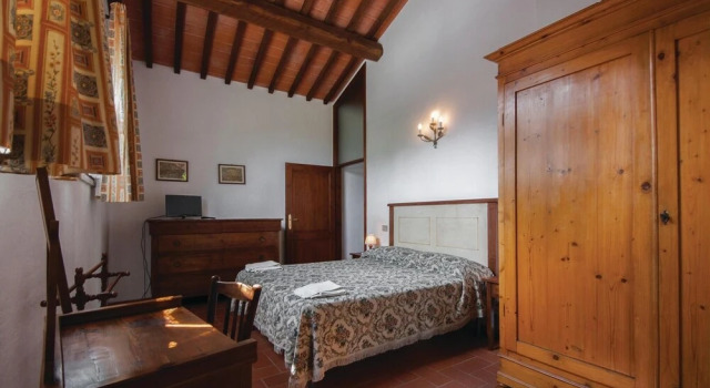 2 Bedroom Lovely Home In Trequanda Si, Book Hotel Trequanda Crete Senesi