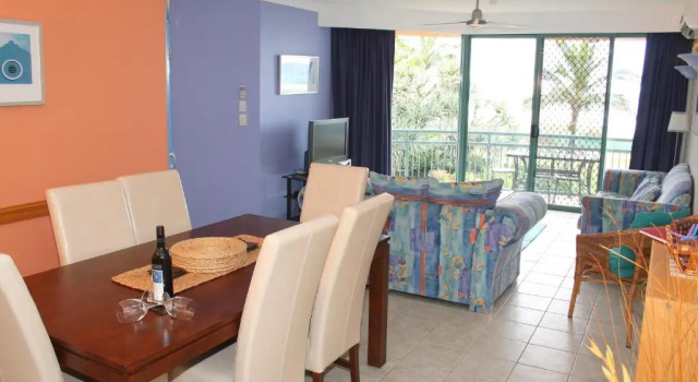 Апартаменты с 2 комнатами с видом на бассейн Currumbin Sands On The Beach