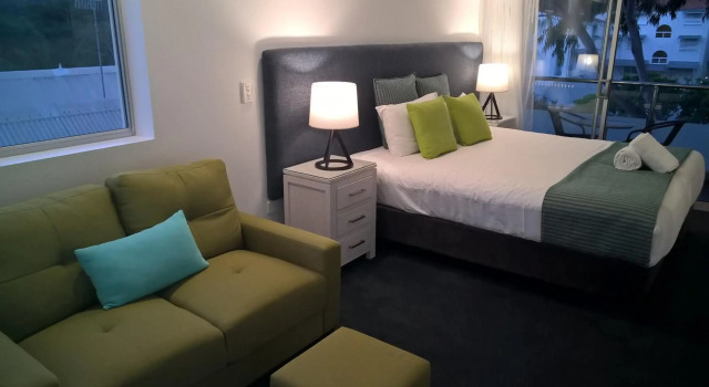 Wantima Hastings St 1 Bedroom Unit possible 3pm checkout weekends, Prenota Hotel Hastings Street Queensland