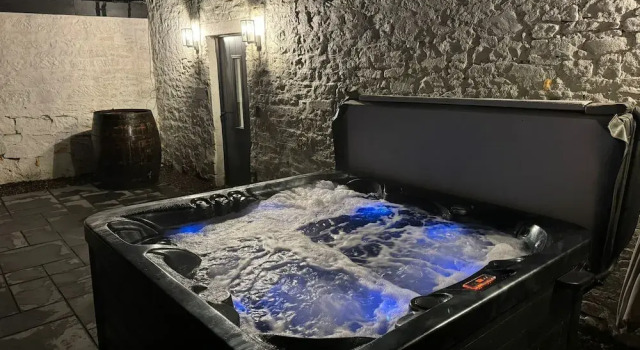 Коттедж Rachel's Farm Luxury Escapes With Hot Tubs