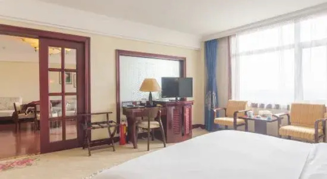 Dongfang Hotel, Забронировать Отель Вэйхай Шаньдун