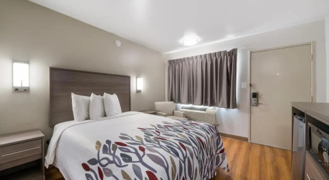 Номер Deluxe Red Roof Inn San Antonio E - Frost Bank Center
