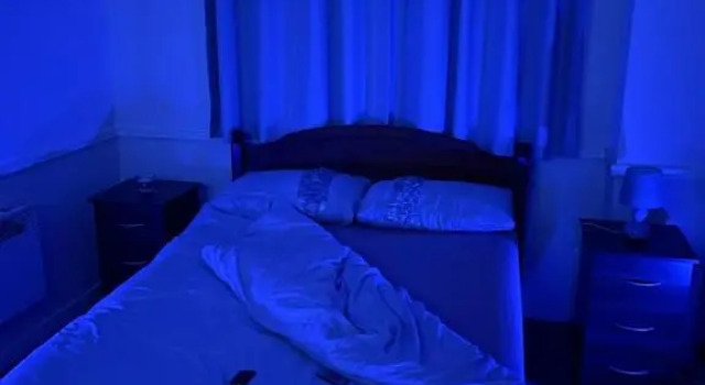 Lovely 1 bedroom flat with free parking and WiFi, Забронировать Отель Отели Ланаркшир с парковкой, Парковка