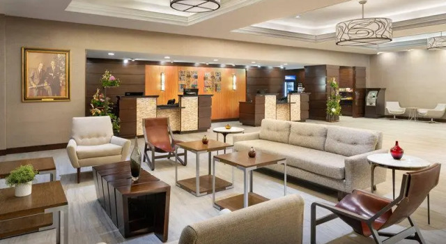 Люкс Executive DoubleTree by Hilton Minneapolis Airport, MN