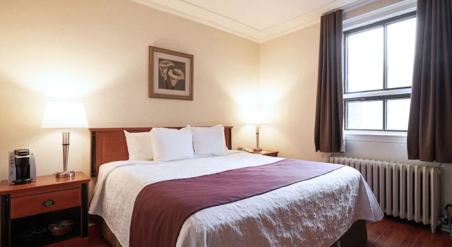 Standardowy dwuosobowy pokój Hotel St-Denis