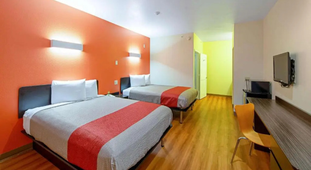 Четырёхместный номер Standard Motel 6-Rhome, TX