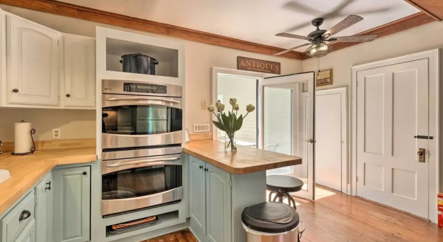 Коттедж Bright Lake Winnipesaukee Home - Walk to Town