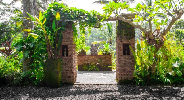 Villa Mahadevi Jungle Retreat Joglo 1, Rezervovat Vila Hotely v Bali se snídaní, Snídaně