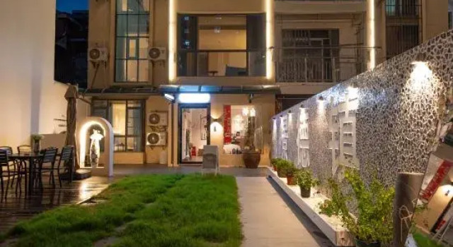 Jingdezhen Poplar Courtyard Homestay (Taoxichuan Cultural & Creative Block), Rezerwuj Hotel Jingdezhen Jiangxi