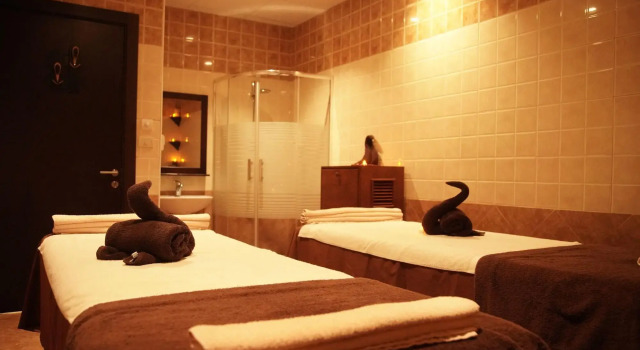 Grand East Hotel - Resort & Spa Dead Sea, Prenota Resort Hotel a Amman Governorate con piscina, Piscina
