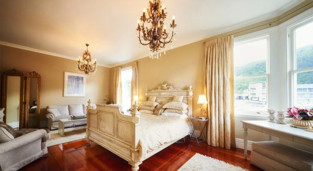 Люкс с балконом Escape To Picton Boutique Hotel
