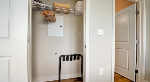 FRONTDESK 531 Virginia Ave Apts Downtown Indianapolis, Prenota Hotel Indianapolis Indiana