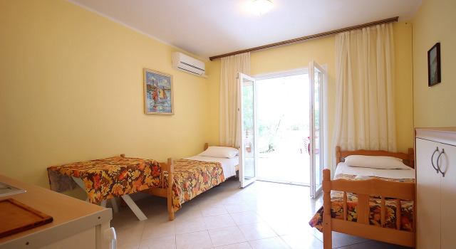 Apartment Dino - apartments with hot tub: A1 Novalja, Island Pag, Забронировать Апартаменты/квартира Апартаменты Новалья, Апартаменты/квартира
