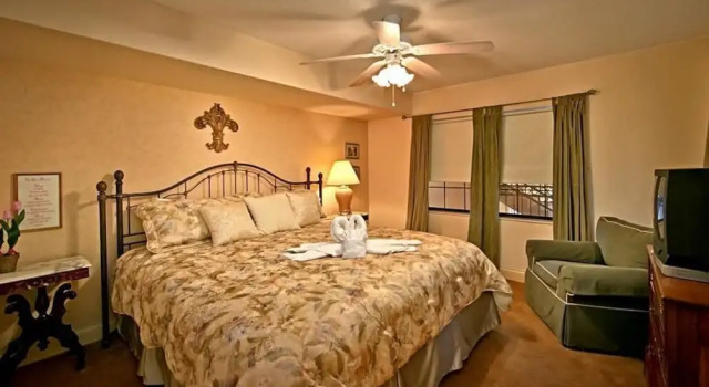 Riverfront Relaxation 2 Bedroom Home