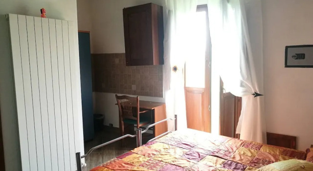 Room in Holiday House - Double Twin Room With Balcony Pool View, Varaa Hotelli Monte Castello di Vibio Umbria