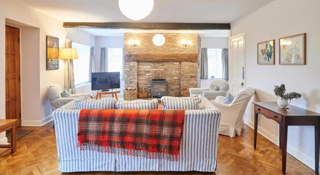 Host & Stay - Penrheol Farmhouse, Забронировать Отель Отели Сноудония с парковкой, Парковка