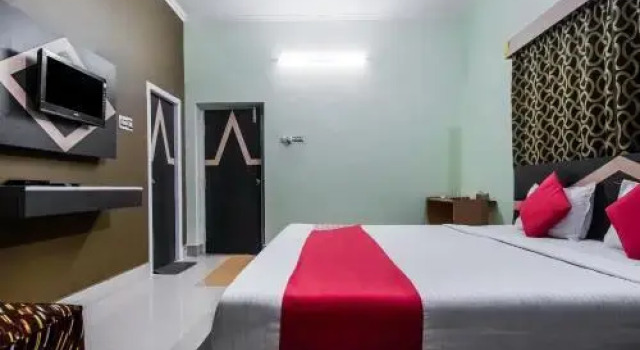 Hotel Chandralok by OYO Rooms