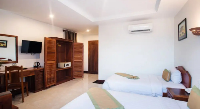 Двухместный номер Deluxe с балконом и с видом на город Relax Hotel