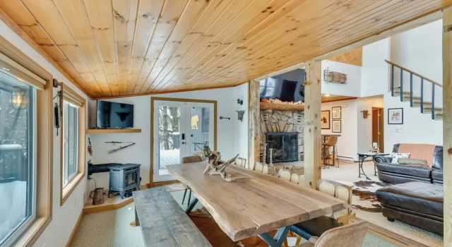 6 Mi to Skiing! Hot Tub Hideaway in Seven Devils, Buchen Sie Ferienhaus Seven Devils North Carolina