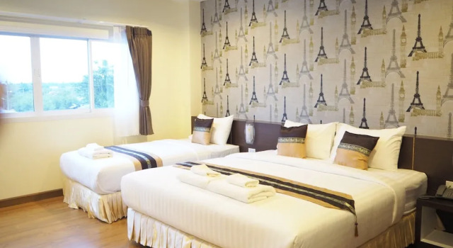Семейный номер Standard с балконом Suksomboon Hotel