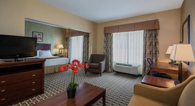 Holiday Inn Express Hotel & Suites Youngstown North-Warren/Niles, an IHG Hotel, Reserva ahora Hotel Hoteles en Ohio con piscina, Piscina