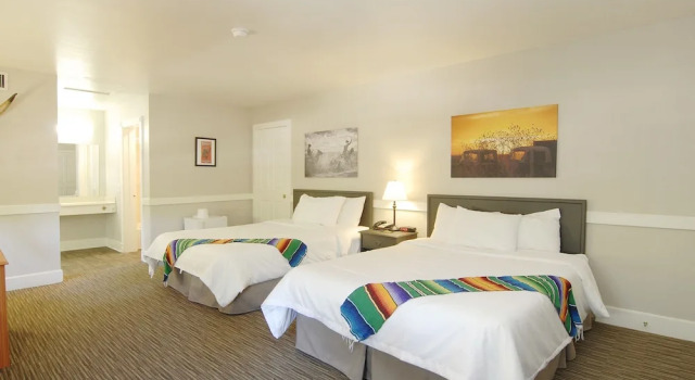 Четырёхместный номер Standard Palm Canyon Hotel and RV Resort