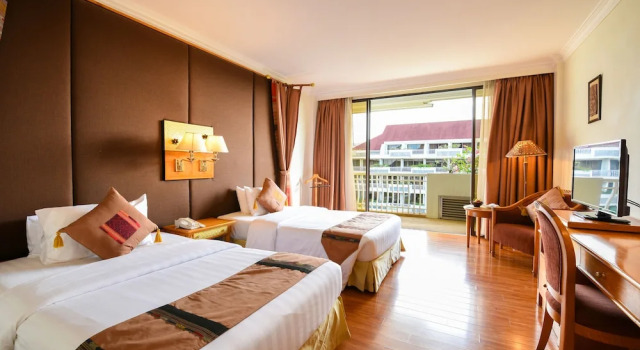 Двухместный номер Deluxe с балконом Angkor Century Resort & Spa