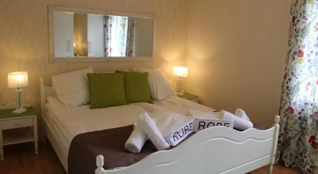 B&B på Frösön, Prenota Bed & breakfast Hotel a Norrland con parcheggio, Parcheggio