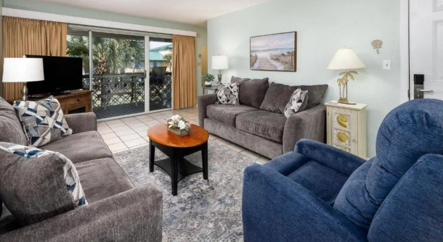 Апартаменты Seaspray Condos 104D