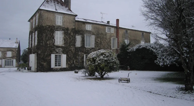 Logis de Guîtres, Book Hotel Chassors Aquitaine