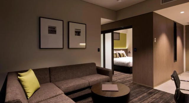 Люкс The Glen Hotel and Suites