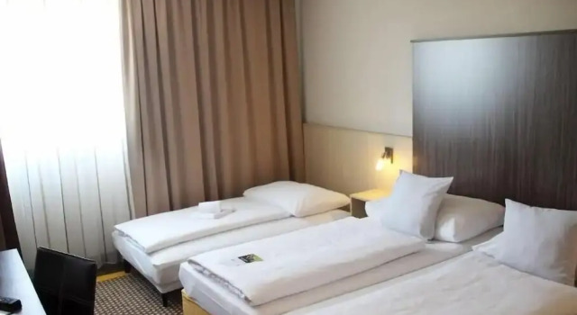 Трёхместный номер Standard SLEEEP Hotel Vösendorf