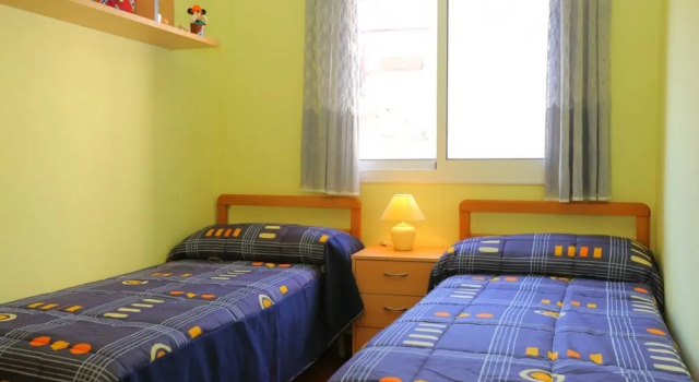 Villa Ideal Familias Para 12 Personas en La Pineda, Забронировать Вилла Ла-Пинеда Tarragonès, рядом с Водяной знак — скульптурный ансамбль в честь Карлоса Барраля
