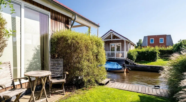 Шале Beautiful Chalet With Sauna and Right on the Water
