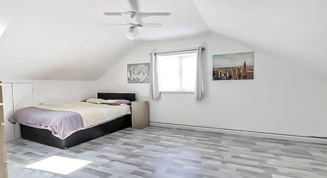 Stunning 7-bed Detached House in Luton With Parkin