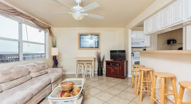 Beach Pub Beauty Apartment #2 by Vacation Rental Pros, Забронировать Апартаменты/квартира Отели в центре Форт-Майерс-Бич, в центре