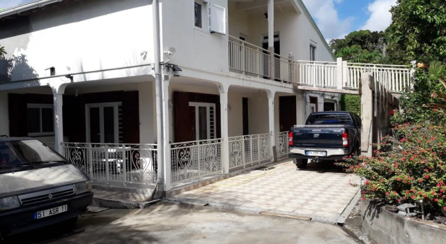 House with 3 Bedrooms in Vieux-Habitants, with Wonderful Sea View, Terrace And Wifi - 20 Km From the Beach