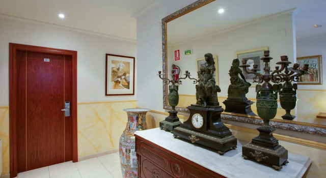 Hostal Forum, Book Hostel / Vandrerhjem Hostels i Madrid, Hostel / Vandrerhjem