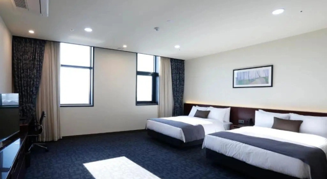 Четырёхместный полулюкс с видом на город Geosung Hotel